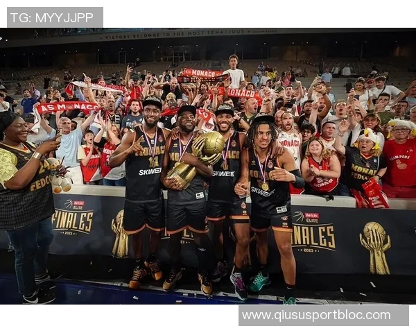 名嘴点评文班亚马身体变化超预期展现强壮实力