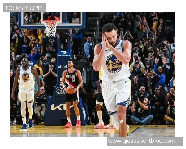 库里半场表现抢眼7投5中贡献14分2助攻三分球命中率高达60成为全队得分王